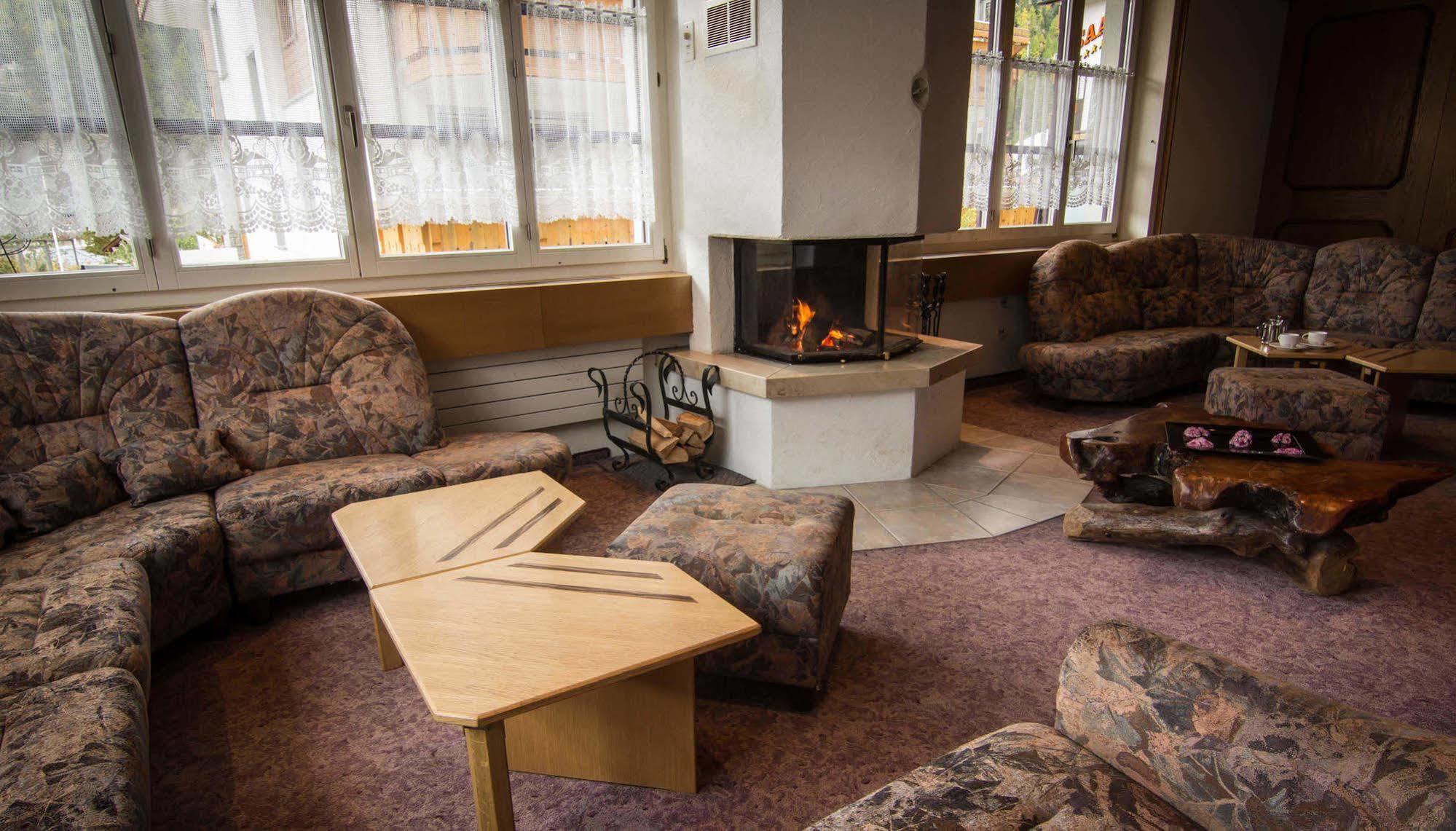 Berghof Garni - The Dom Collection Bed and Breakfast Saas Fee Exteriör bild