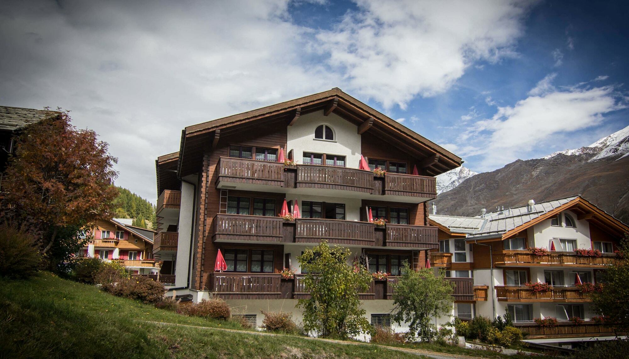 Berghof Garni - The Dom Collection Bed and Breakfast Saas Fee Exteriör bild